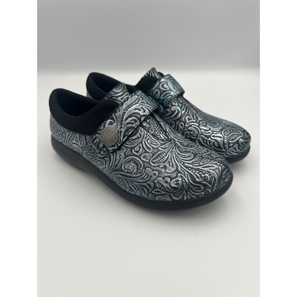 Alegria Womens Metallic Floral Embossed Clogs Silver Blue Black Size 38